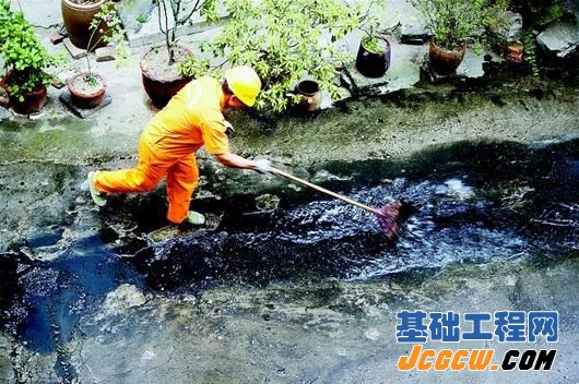 图文：城市疏捞工的一天