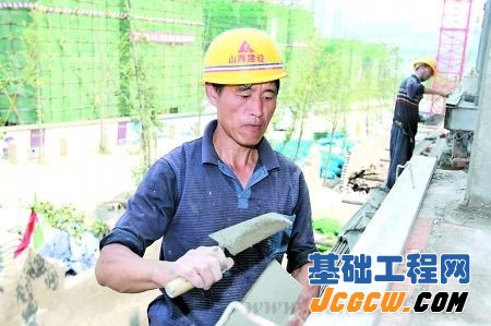 建筑工年薪超10万 人工费上涨是趋势