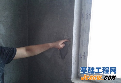 手指能扣开墙壁