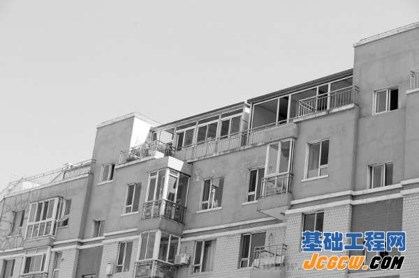 大连曝出惊人违建:八层楼增高变成十层