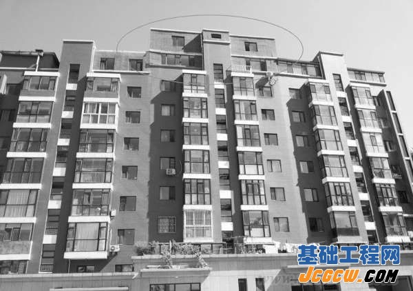 大连曝出惊人违建:八层楼增高变成十层