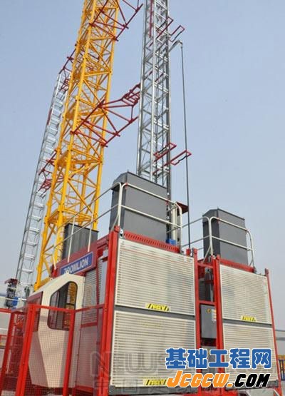 中联重科第3代升降机和擎天塔机全球首发