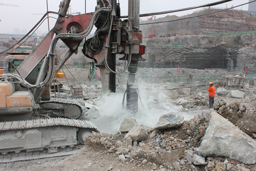 &rdquo;钻得&ldquo;三一250、600钻头正在施工作业