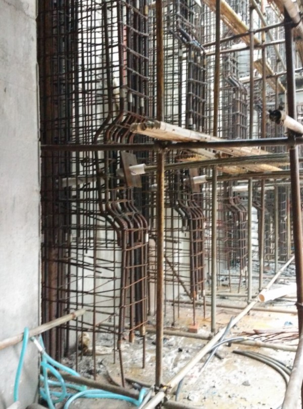 肋柱钢筋绑扎完毕