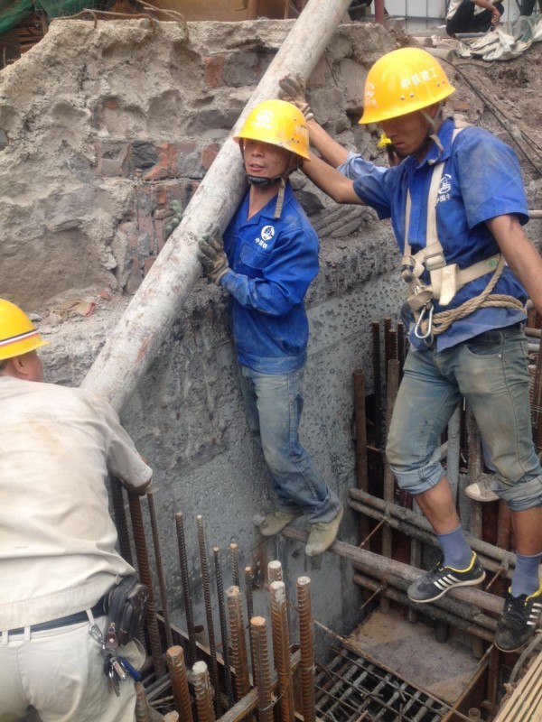 现场混凝土浇筑情况