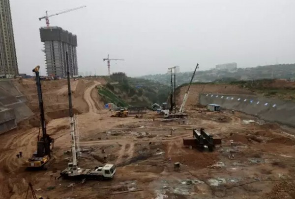 太原恒大山水城支护项目和地库工程桩基正在施工