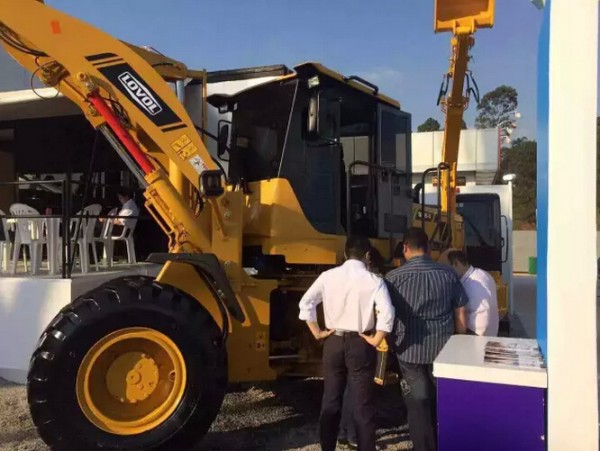 福田雷沃重工亮相2015巴西国际工程机械暨矿山机械展
