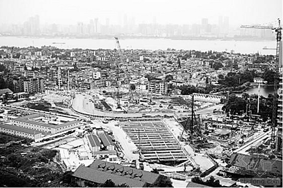 地铁8号线徐家棚站基坑已开挖