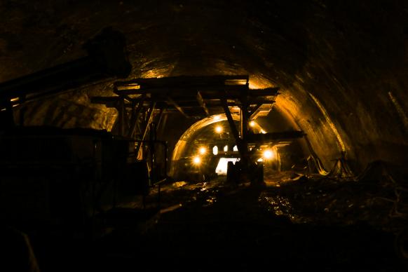 成贵铁路冯家堰隧道掘进破千米