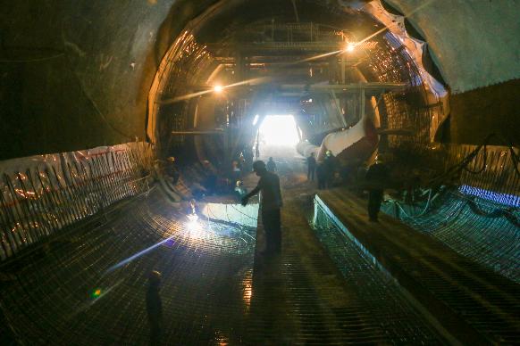 成贵铁路超额完成二季度投资计划