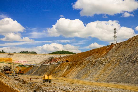 成贵铁路超额完成二季度投资计划