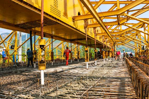 中铁十五局成贵铁路项目连获&ldquo;绿牌&rdquo;奖励