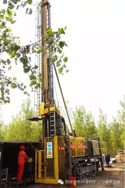 2580米&mdash;&mdash;CT20C地表全液压岩芯钻机成功钻出全液压钻机在国内的第一深孔