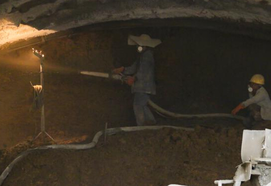 成贵铁路13标隧道掘进突破6000米