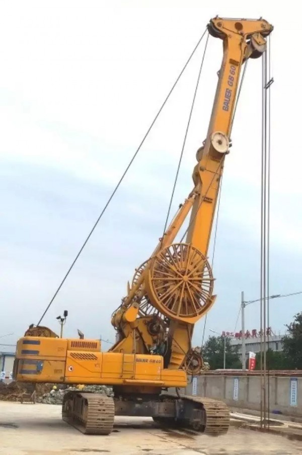 宝峨GB 60液压抓斗成功应用于北京地铁8号线永定门外站地连下连续墙施工