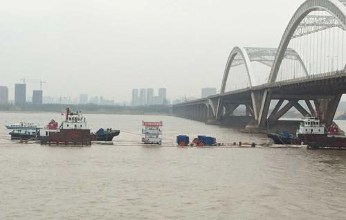 【沉管隧道】南昌红谷隧道第六节沉管完成浮运
