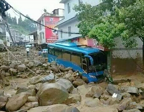 四川叙永一乡镇遭遇泥石流 已致6人死亡