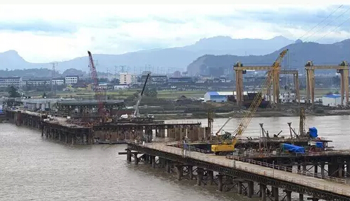 桩基微讯：温州飞云江五桥首根桩基顺利开钻