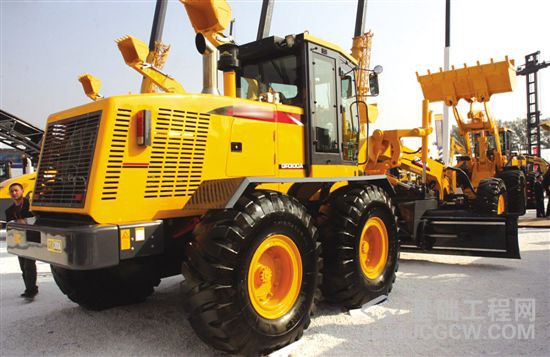 工程机械生产和销售环节执行“国三”标准，或将加速行业洗牌。