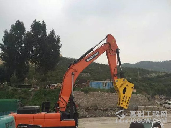 破碎锤的使用与保养