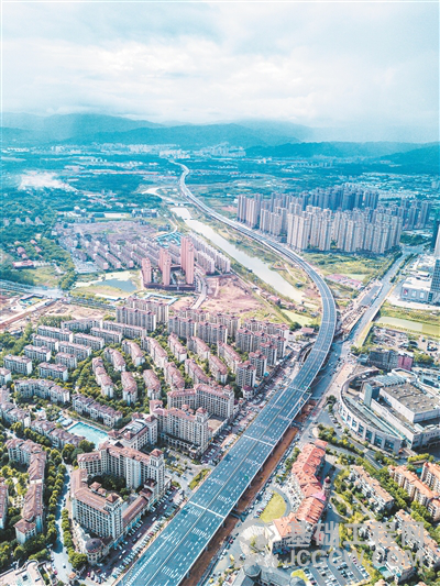 南昌前湖快速路主线今日通车