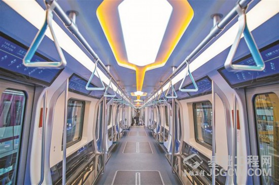 下一代地铁列车车内采用LED照明，整体氛围充满未来感。