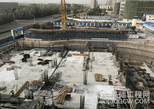 山西建投建工集团承建31.4米&ldquo;超深基坑&rdquo;顺利冲出正负零