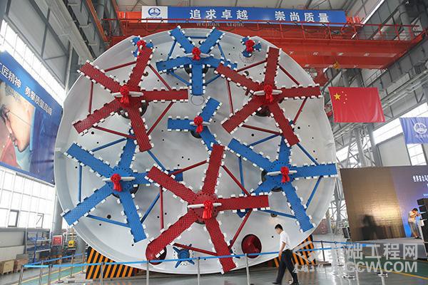 世界首台大断面马蹄形盾构 世界首台大断面马蹄形盾构