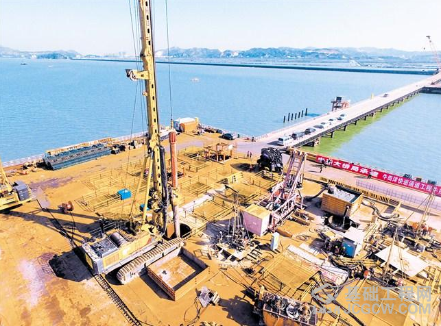 牛田洋特大桥主桥桩基正式开钻。
