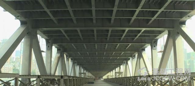 重庆又一公轨两用桥将建成，项目全长约5.5公里，主线明年建成