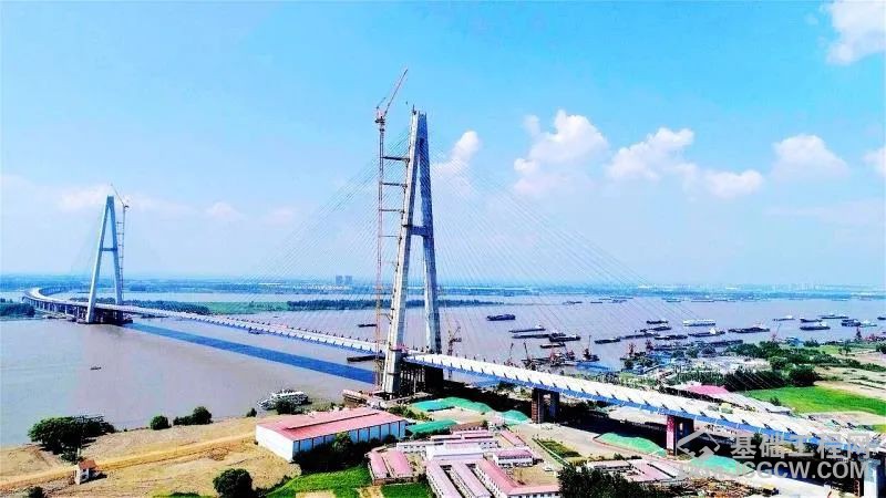 武汉青山长江公路大桥正式复工