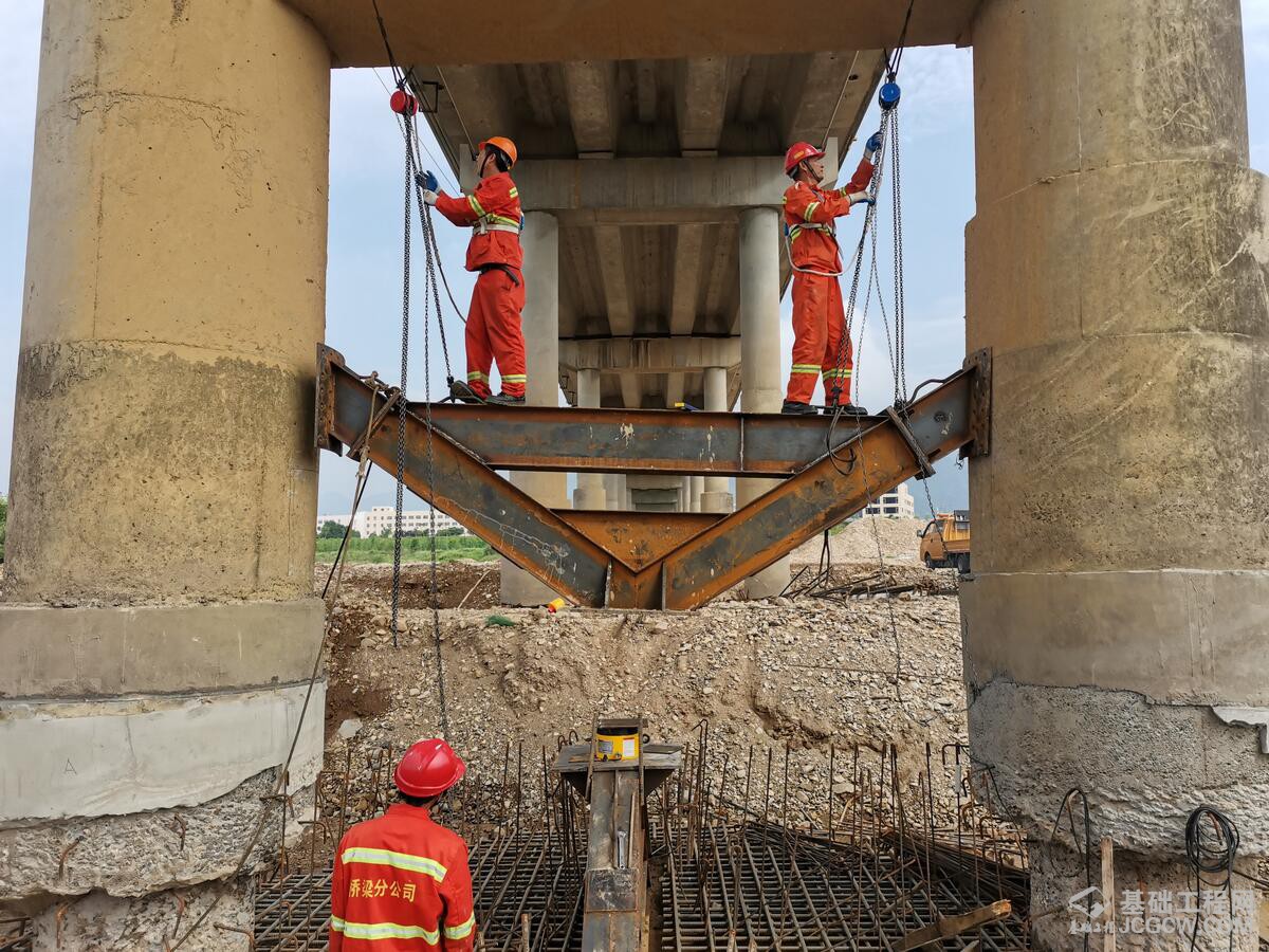 (现场施工情况 甬台温养管中心供图) (现场施工情况 甬台温养管中心供图)