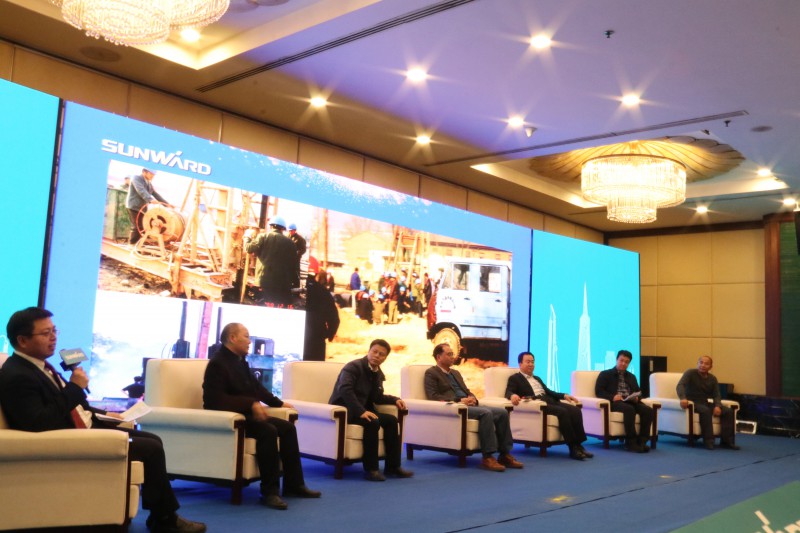 对话嘉宾讨论环节