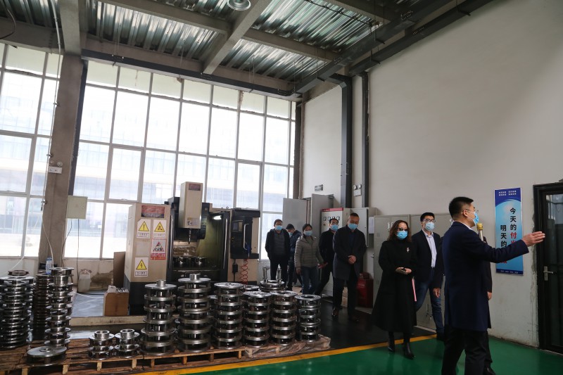 公司于副总做详细介绍