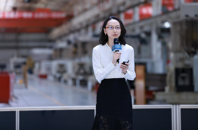 中兴通讯首席发展官崔丽发布CUBE 3×3行业云网一体解决方案